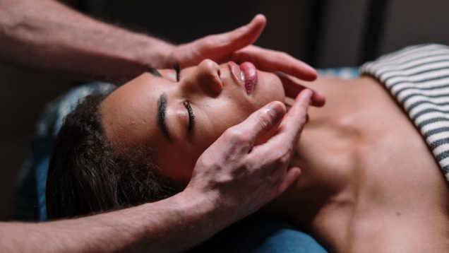 Unlock Radiant Skin: The One-Minute Uplifting Bedtime Massage