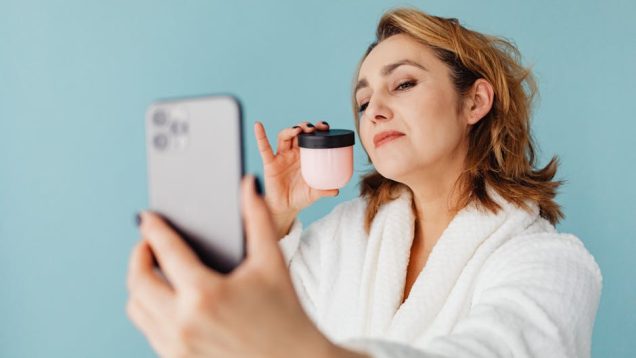 Unlock Exponential Growth: Scaling Skincare Brands with Loop Marketing