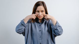 Unlock Sculpted Cheekbones: A 5-Minute Face Yoga Routine