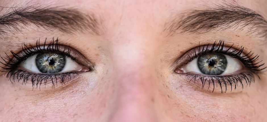 Lift Droopy Eyelids: The Face Yoga Method for Brighter Eyes