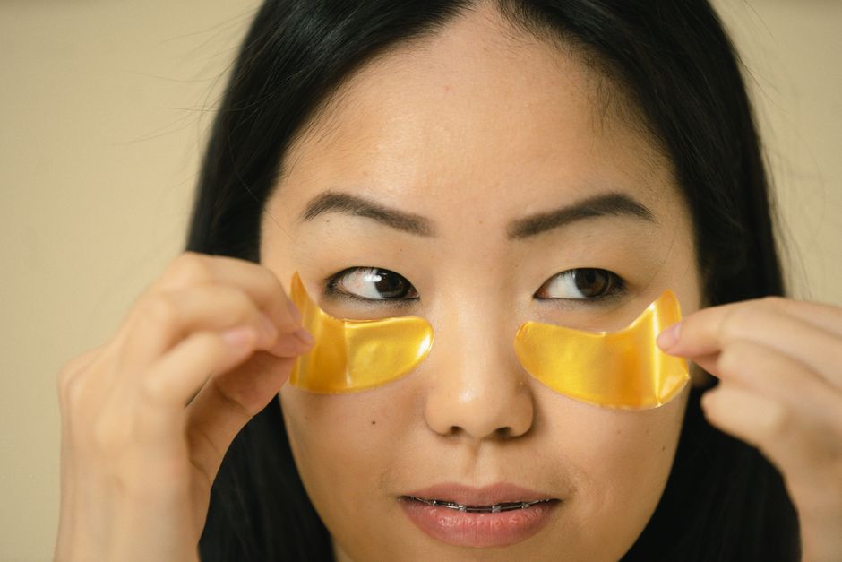 This Japanese Routine Lifts 90% of Facial Sagging (See How)